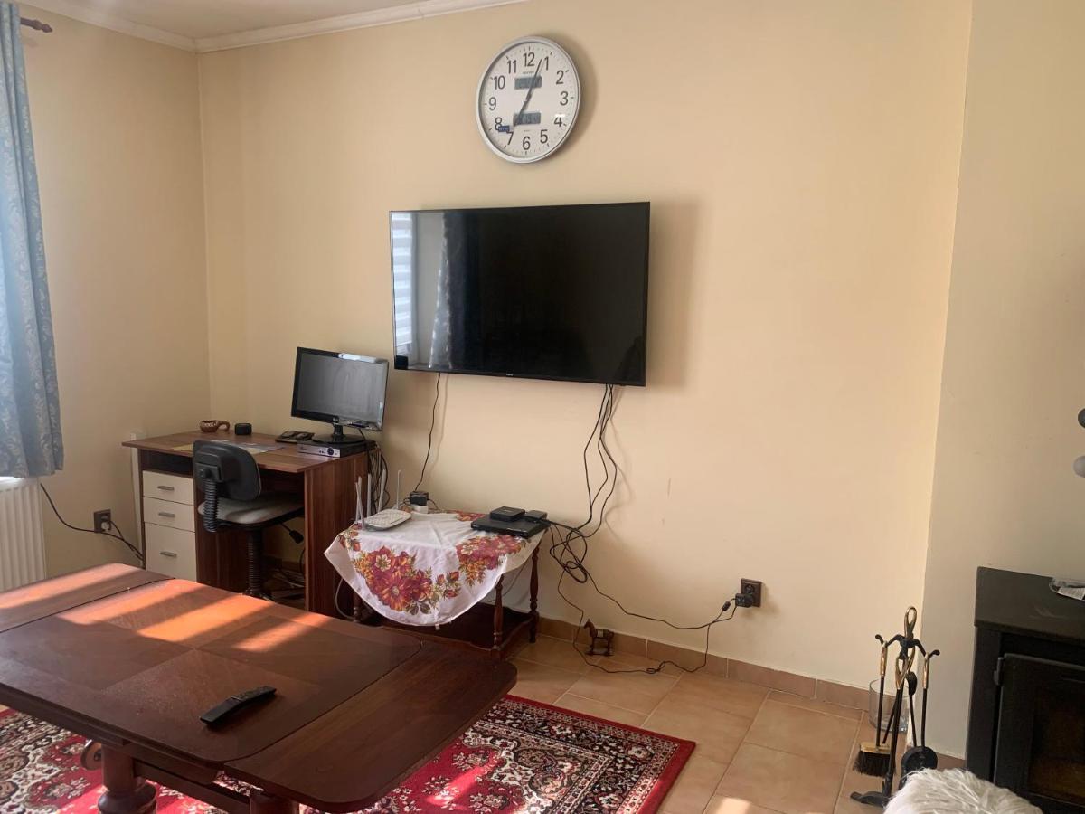 Ubytovani V Apartmanu, 2 Loznice, Na Farme Bzany Bagian luar foto